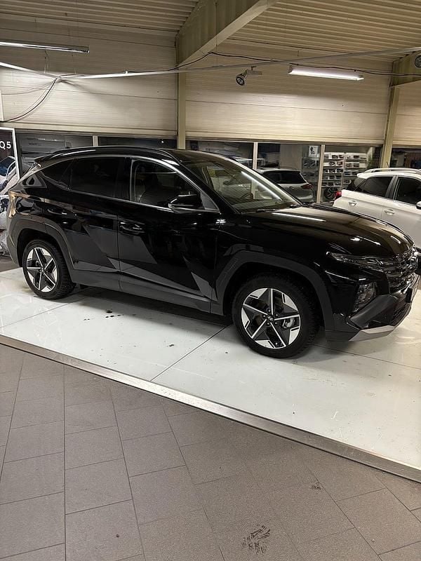 Ny 2025 Hyundai Tucson Advanced SUV | 499 000 kr - Bild 1/4