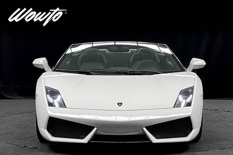 Begagnad Lamborghini Gallardo 560 HK (411 kW) 2012 Vit Cab
