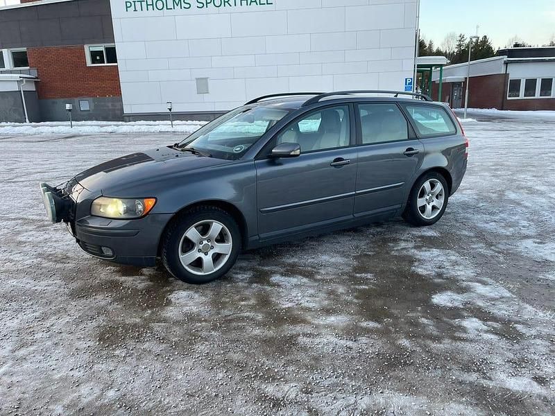 Begagnad 2005 Volvo V50 Kombi | 35 000 kr (Bra pris) - Bild 1/4