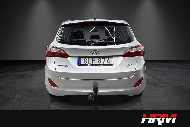 Begagnad Hyundai i30 135 HK (99 kW) 2014 Silver Kombi