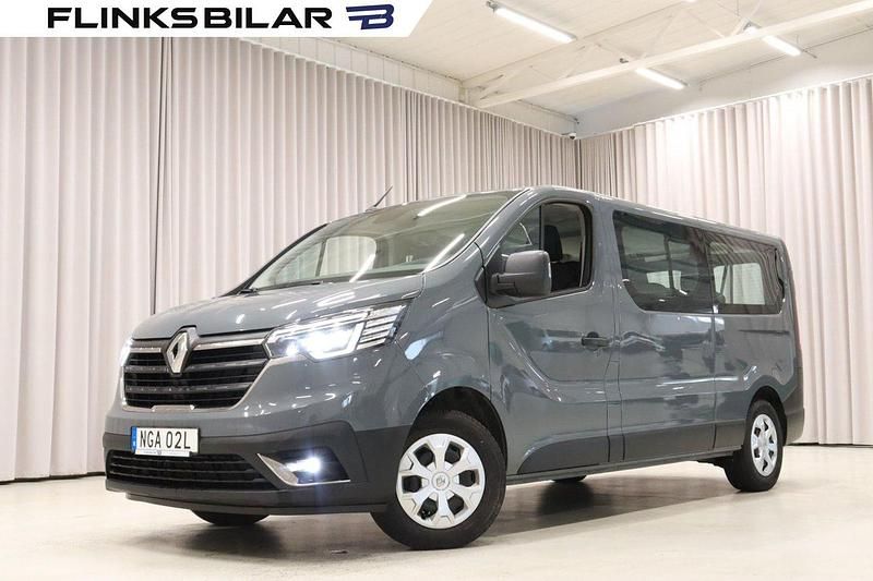 Grå Begagnad 2023 Renault Trafic Van | 379 800 kr - Bild 1/4