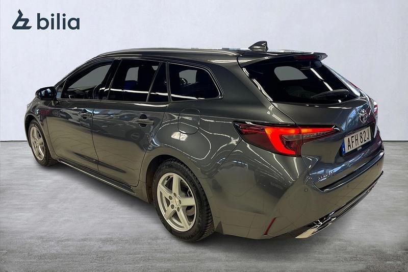 Begagnad Toyota Corolla Style 141 HK (103 kW) 2024 Grå Kombi