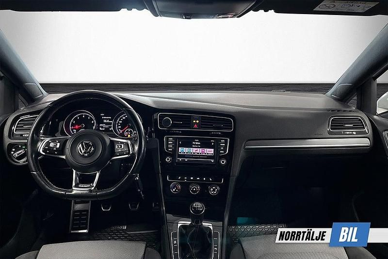Begagnad VW Golf VII R-line 150 HK (110 kW) 2016 Vit Kombi
