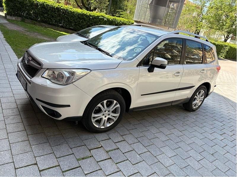 Vit Begagnad 2013 Subaru Forester SUV | 95 000 kr (Bra pris) - Bild 1/4