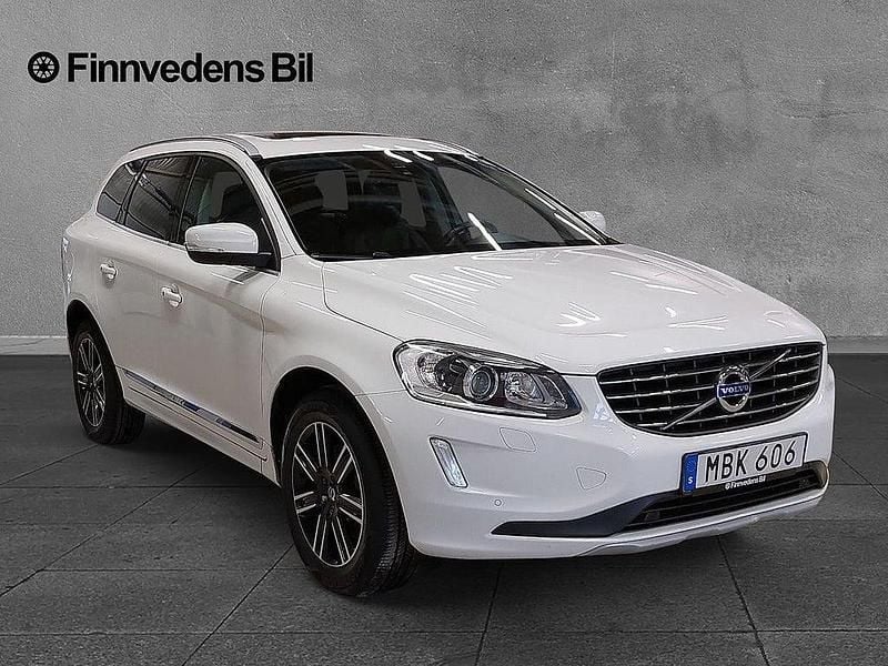 Begagnad Volvo XC60 Business Edition 192 HK (141 kW) 2015 Vit SUV