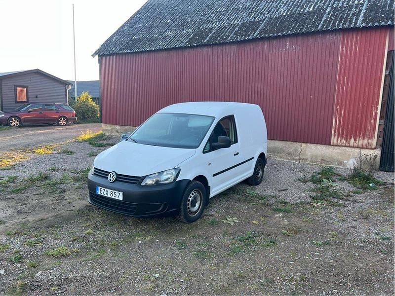 Vit Begagnad 2015 VW Caddy Minibuss | 55 000 kr (Lite dyr) - Bild 1/4