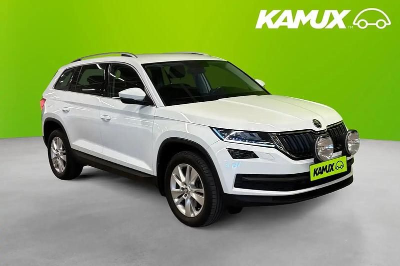 Vit Begagnad 2017 Skoda Kodiaq SUV | 219 700 kr (Marknadspris) - Bild 1/4
