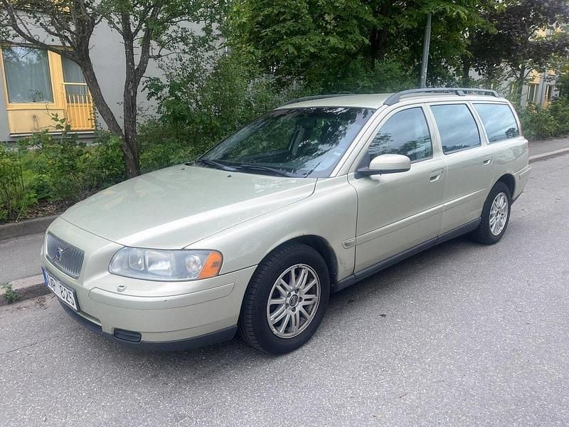 Brun Begagnad 2006 Volvo V70 Business Edition Kombi | 28 000 kr (Bra pris) - Bild 1/4