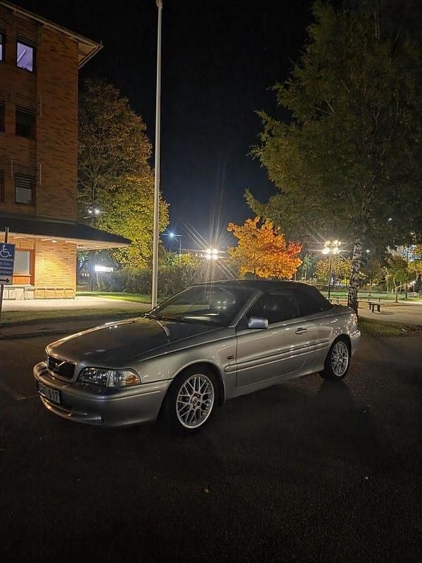 Begagnad 1999 Volvo C70 Cab | 45 000 kr (Marknadspris) - Bild 1/4