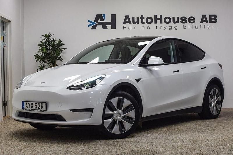Vit Begagnad 2022 Tesla Model Y Long Range AWD SUV | 369 000 kr (Bra pris) - Bild 1/4