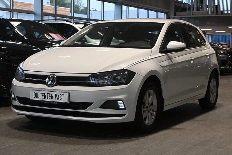 Vit Begagnad 2018 VW Polo Halvkombi | 149 000 kr (Marknadspris) - Bild 1/4