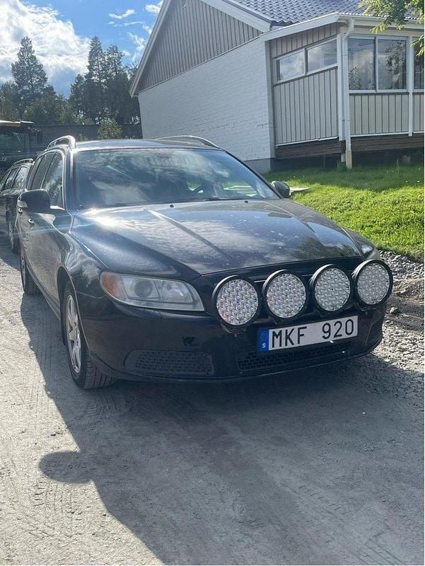 Svart Begagnad 2008 Volvo V70 Summum Kombi | 20 000 kr (Bra pris) - Bild 1/4