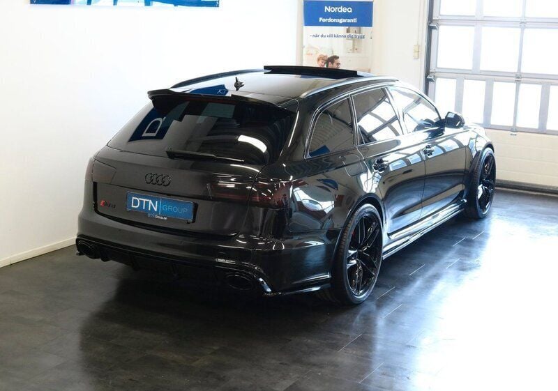 Begagnad Audi RS6 Performance 606 HK (445 kW) 2017 Black panther metallic Kombi