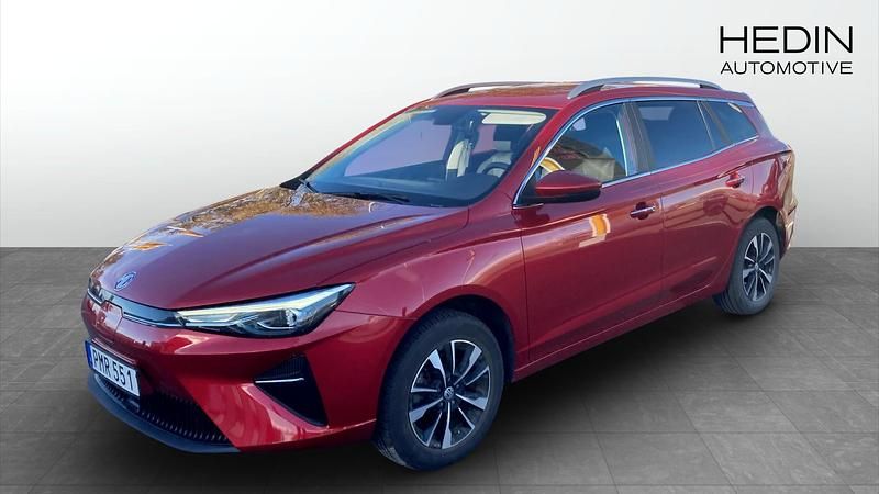 Röd (red) Begagnad 2022 MG MG5 EV Kombi | 209 900 kr - Bild 1/4