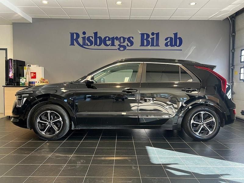 Svart Begagnad 2022 Kia Niro Advance SUV | 289 900 kr (Lite dyr) - Bild 1/4
