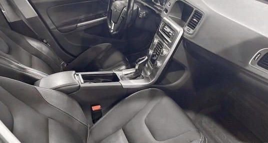 Begagnad Volvo V60 CC 190 HK (139 kW) 2018 Kombi