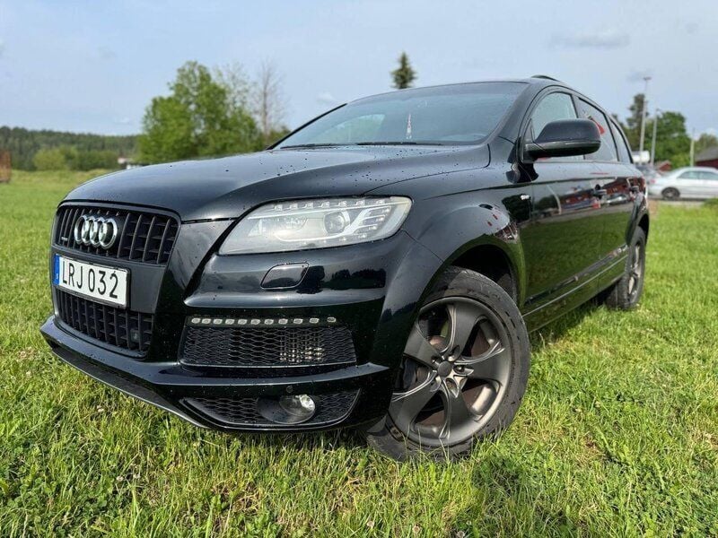 Svart Begagnad 2013 Audi Q7 Comfort SUV | 210 000 kr (Lite dyr) - Bild 1/4