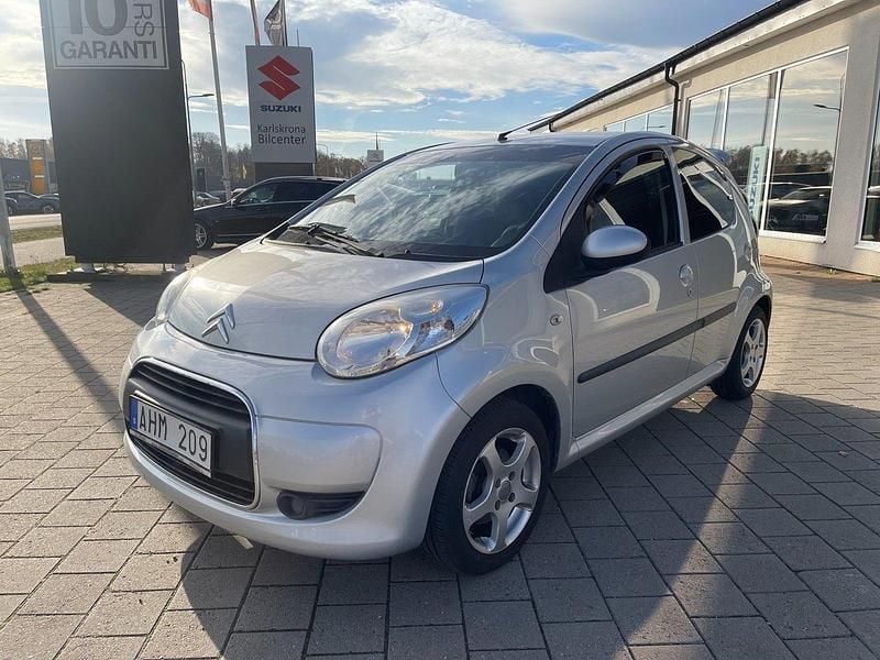 Silver Begagnad 2009 Citroën C1 Halvkombi | 37 000 kr (Marknadspris) - Bild 1/4