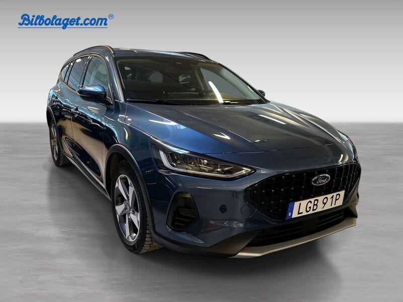 Blå Begagnad 2023 Ford Focus Active Kombi | 239 800 kr (Bra pris) - Bild 1/4
