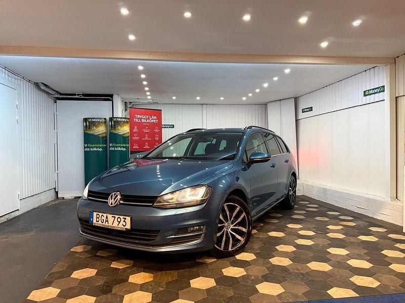 Blå Begagnad 2014 VW Golf VII GT Kombi | 69 999 kr (Marknadspris) - Bild 1/4