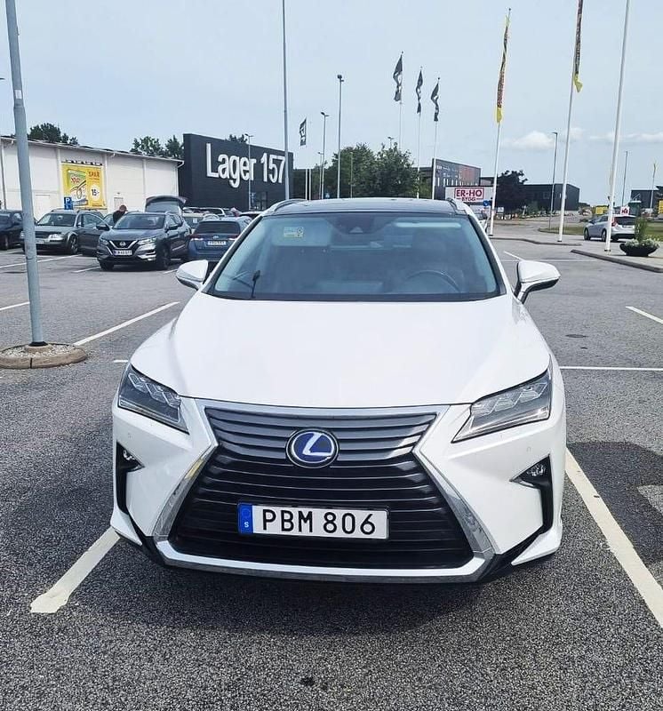 Begagnad 2016 Lexus RX450h+ SUV | 310 000 kr - Bild 1/4