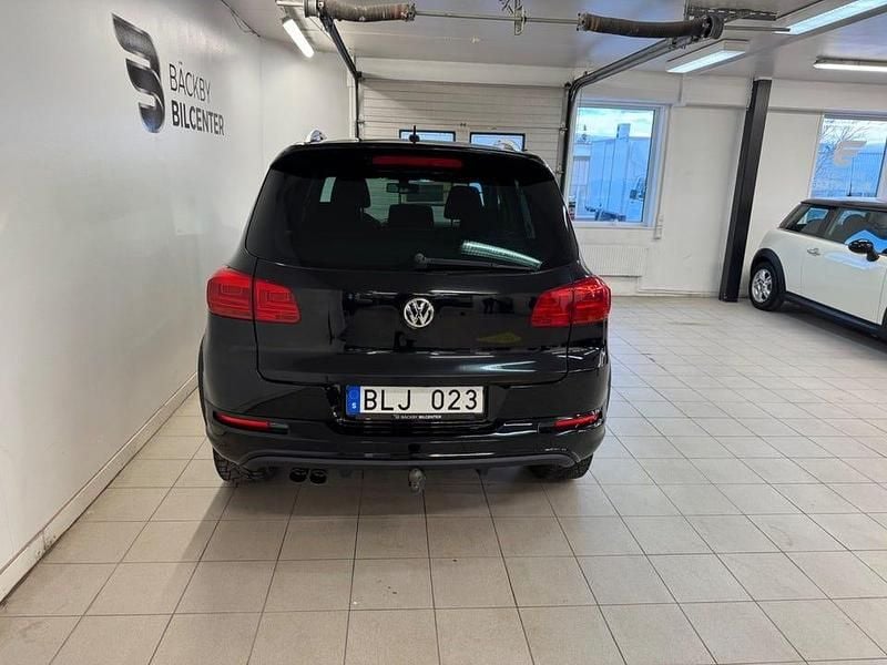 Begagnad VW Tiguan R-line 160 HK (117 kW) 2013 Svart SUV