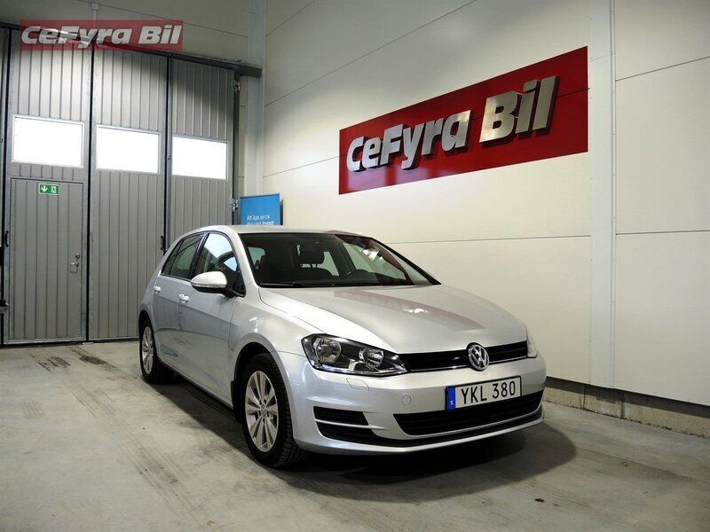 Silver Begagnad 2017 VW Golf VII Halvkombi | 159 000 kr (Marknadspris) - Bild 1/4