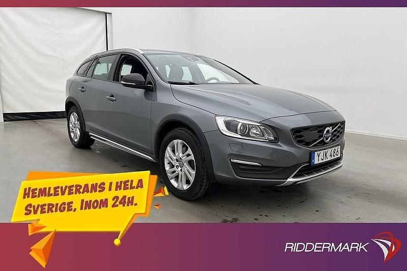 Grå Begagnad 2016 Volvo V60 CC Kombi | 188 900 kr (Superpris) - Bild 1/3