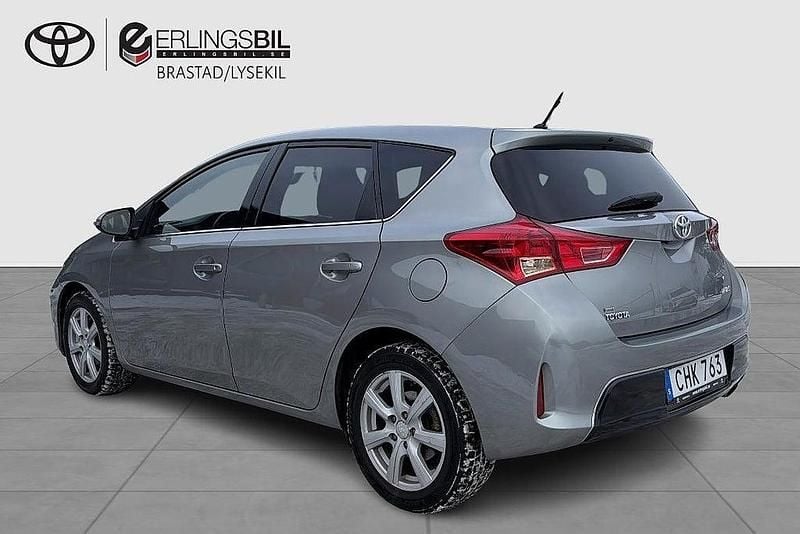 Begagnad Toyota Auris Edition 132 HK (97 kW) 2015 Grå Halvkombi