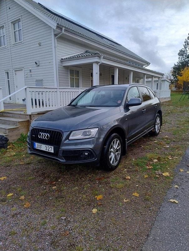 Grå Begagnad 2013 Audi Q5 Design SUV | 145 000 kr (Marknadspris) - Bild 1/4