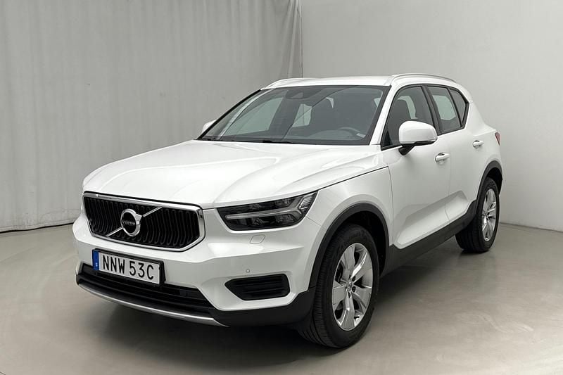 Vit Begagnad 2020 Volvo XC40 Business Edition SUV | 299 800 kr (Bra pris) - Bild 1/4