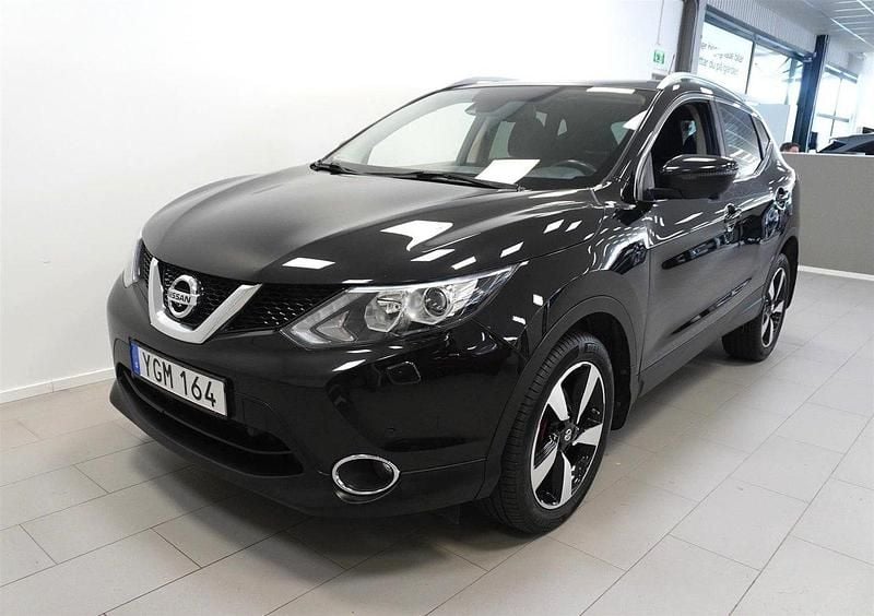 Svart Begagnad 2016 Nissan Qashqai 360º SUV | 139 800 kr (Marknadspris) - Bild 1/4