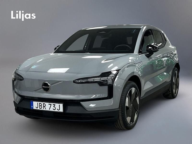 Grå Ny 2025 Volvo EX30 Plus SUV | 540 800 kr - Bild 1/4