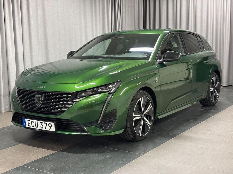 Grön Begagnad 2022 Peugeot 308 GT Halvkombi | 229 800 kr (Marknadspris) - Bild 1/3