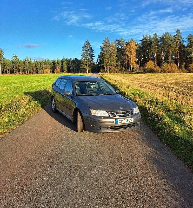 Brun Begagnad 2006 Saab 9-3 Kombi | 22 000 kr (Marknadspris) - Bild 1/4