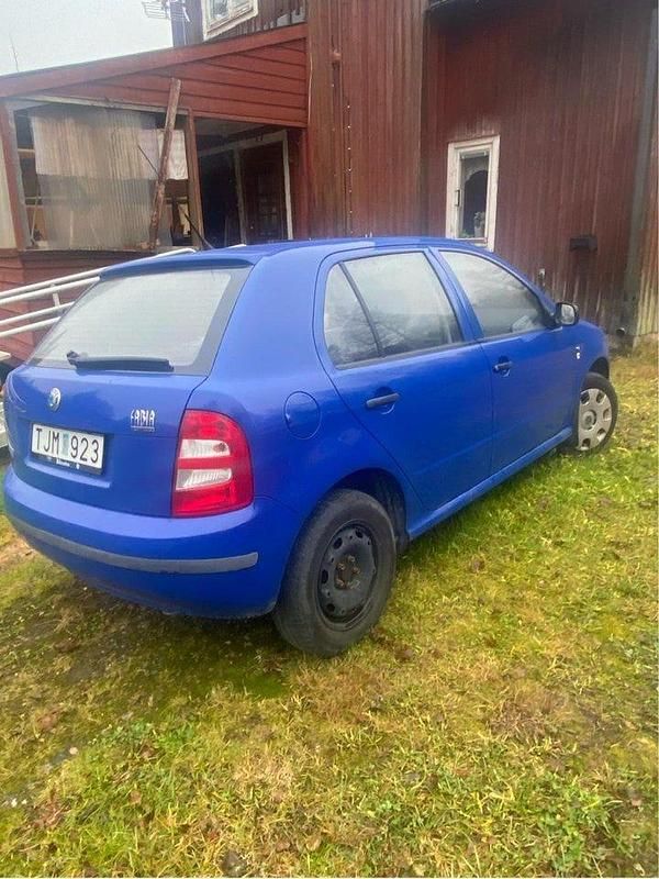 Begagnad 2002 Skoda Fabia Halvkombi | 17 000 kr (Bra pris) - Bild 1/4
