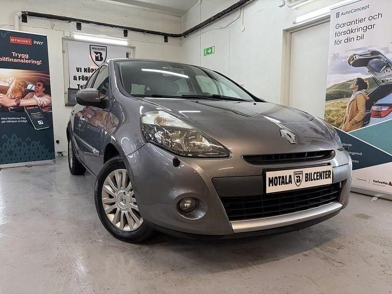 Grå Begagnad 2011 Renault Clio IV Halvkombi | 34 900 kr (Marknadspris) - Bild 1/4