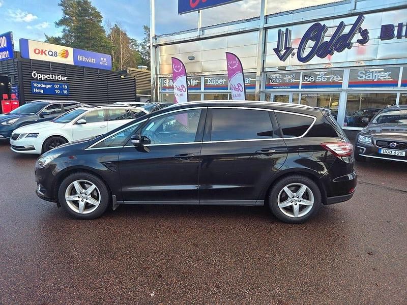 Begagnad Ford S-MAX Titanium 150 HK (110 kW) 2016 Svart Minibuss