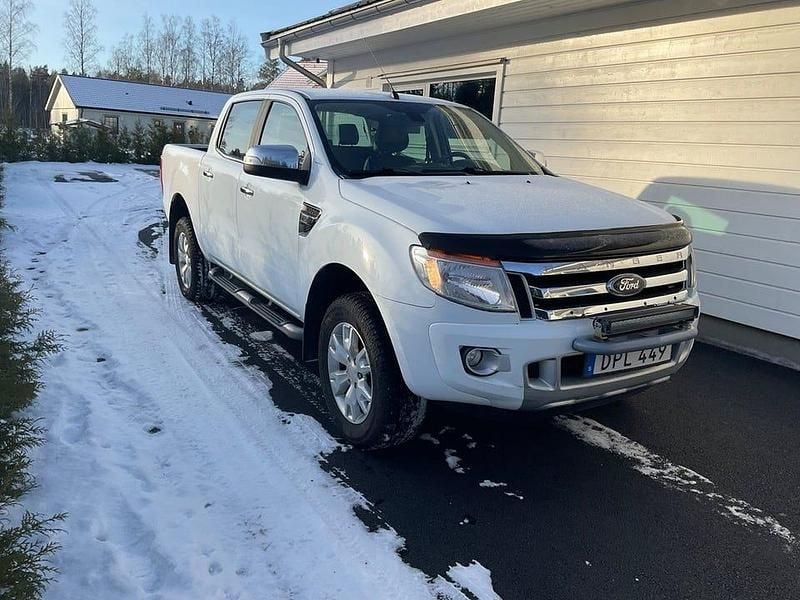 Vit Begagnad 2015 Ford Ranger Limited Pickup | 149 000 kr (Bra pris) - Bild 1/4
