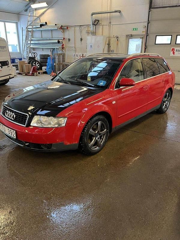 Röd Begagnad 2003 Audi A4 Comfort Kombi | 11 500 kr (Marknadspris) - Bild 1/4