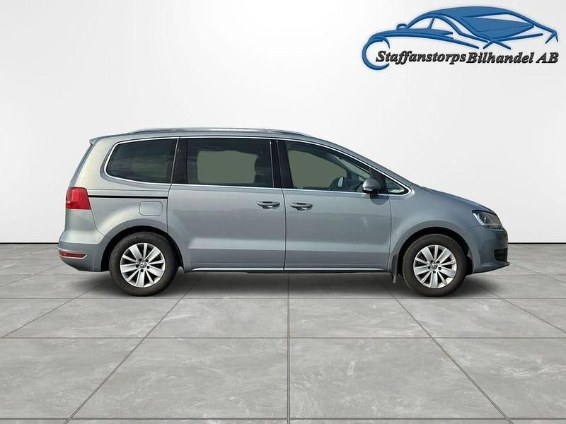 Begagnad VW Sharan 150 HK (110 kW) 2011 Grå Minibuss
