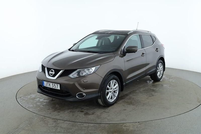 Brun Begagnad 2015 Nissan Qashqai 360º SUV | 122 000 kr (Marknadspris) - Bild 1/4