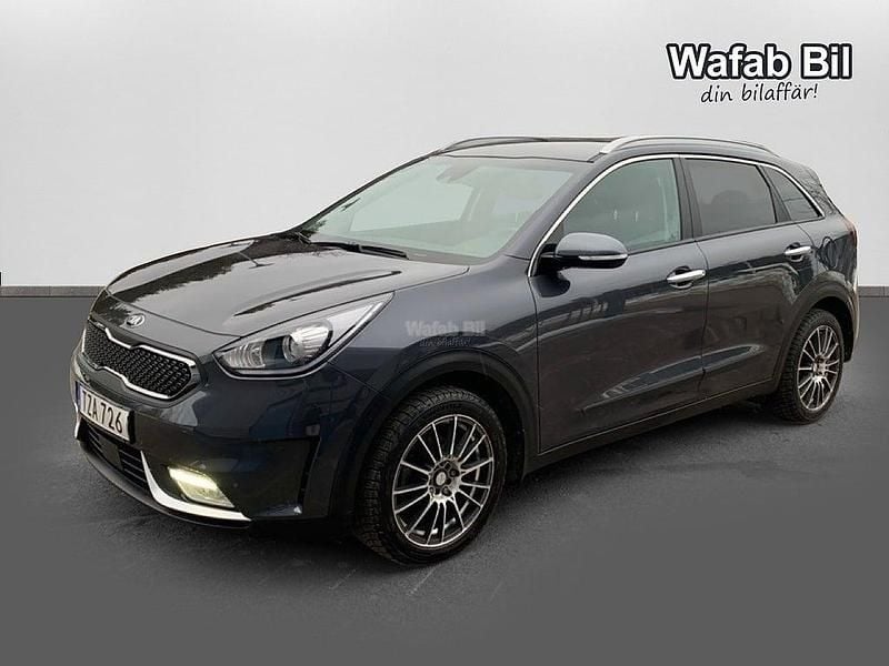 Grå Begagnad 2018 Kia Niro Advance SUV | 209 000 kr (Marknadspris) - Bild 1/4