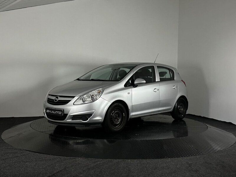 Silver Begagnad 2008 Opel Corsa Halvkombi | 39 900 kr (Lite dyr) - Bild 1/4