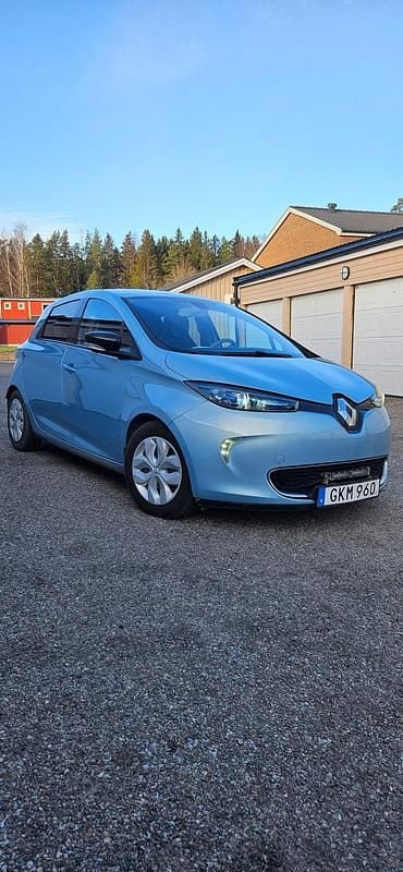 Begagnad 2015 Renault Zoe Halvkombi | 40 000 kr (Superpris) - Bild 1/4