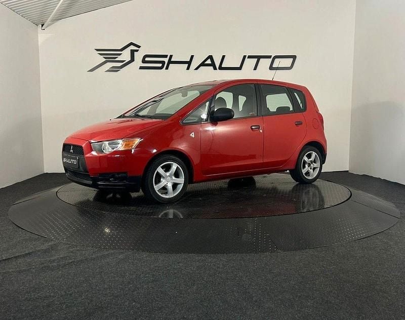Röd Begagnad 2009 Mitsubishi Colt Halvkombi | 36 900 kr (Superpris) - Bild 1/4