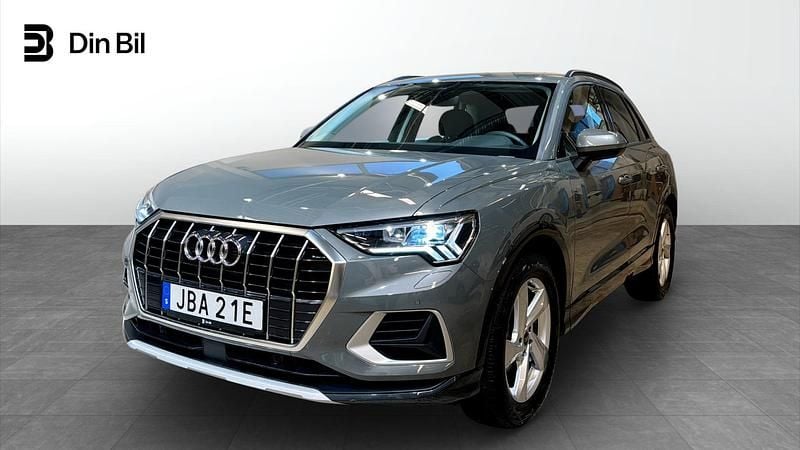 Grå Begagnad 2024 Audi Q3 Advanced SUV | 349 000 kr (Marknadspris) - Bild 1/4