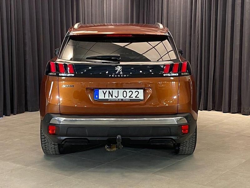 Begagnad Peugeot 3008 Allure 120 HK (88 kW) 2017 Brun cuprite SUV