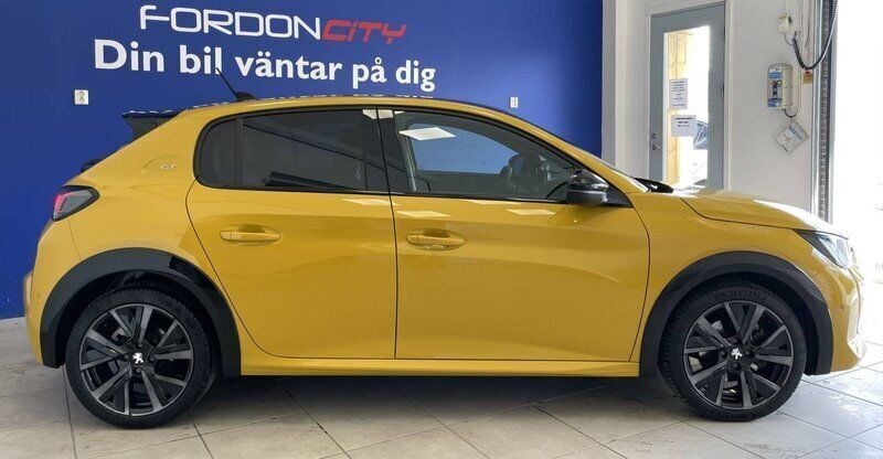 Begagnad Peugeot 208 GT-line 131 HK (96 kW) 2021 Gul Halvkombi