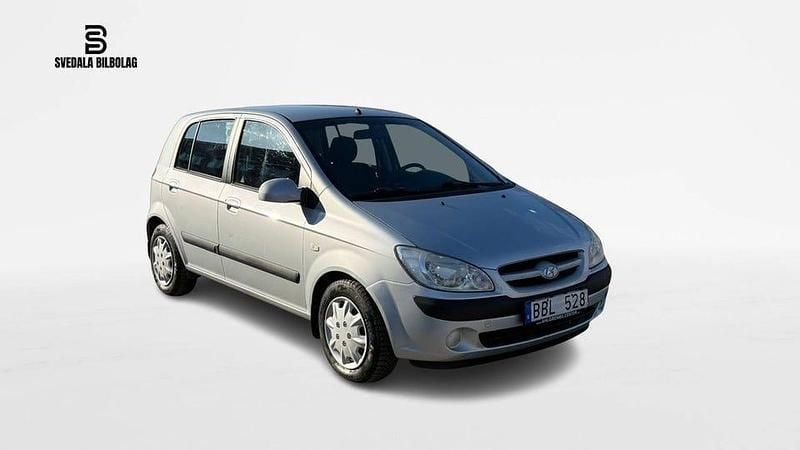 Begagnad Hyundai Getz 98 HK (72 kW) 2006 Silver Halvkombi